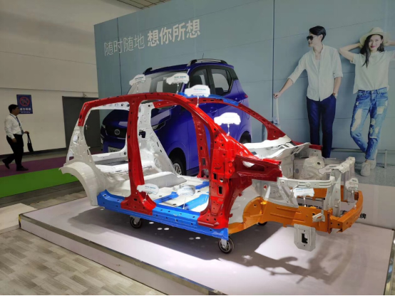الصين (جينان) سيارات الطاقة الجديدة والمركبات الكهربائية 4